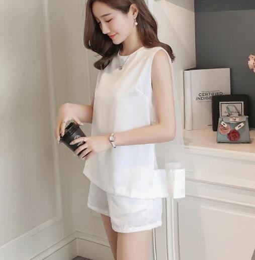 网纱小香风短裤套装怎么搭配鞋子：遮肉显瘦推荐