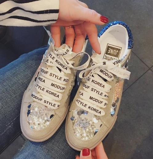 这样的亮片网面休闲鞋：配风衣配牛仔裤都好看(图)