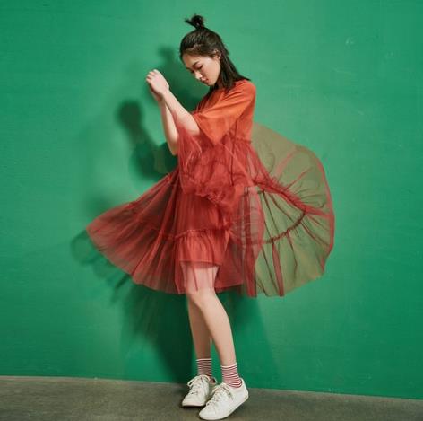 条纹拼接连衣裙2017：女士新款拼接连衣裙推荐