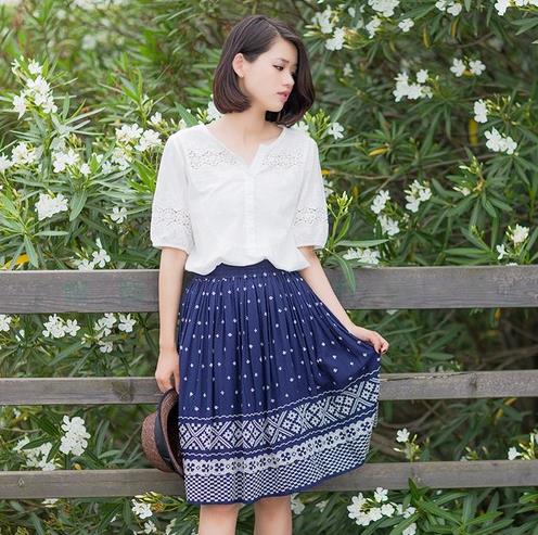 条纹V领衬衫搭配：6款衬衫搭出中国风文艺范