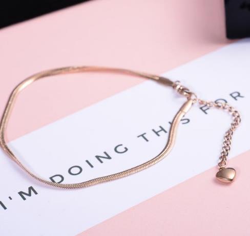 脚链多层叶子铃铛搭配：5款脚链打造民族风韵味