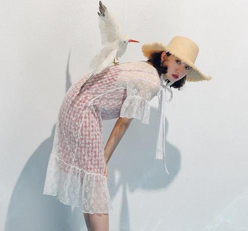 背心裙格子A字连衣裙搭配什么鞋子:性感优雅(图) 背心裙格子A字连衣裙搭配什么鞋子:性感优雅(图)