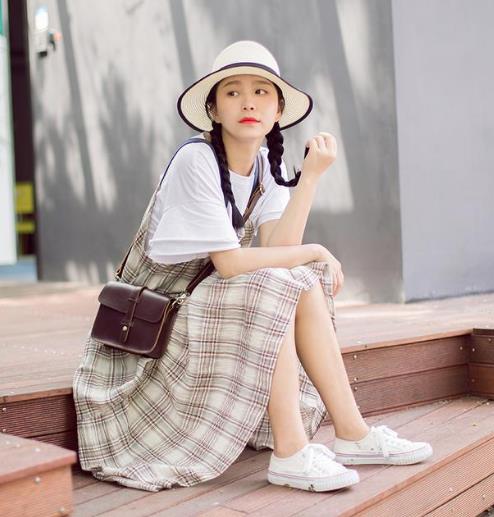 背心裙格子A字连衣裙搭配什么鞋子:性感优雅(图) 背心裙格子A字连衣裙搭配什么鞋子:性感优雅(图)