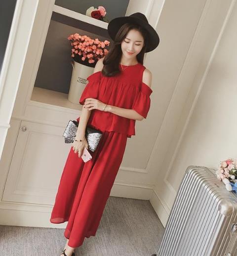 胖MM这样穿大码V领露肩连衣裙：巨显瘦连衣裙分享