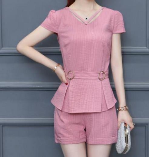 减龄又迷人的高腰连裤子套装：修身显瘦套装推荐