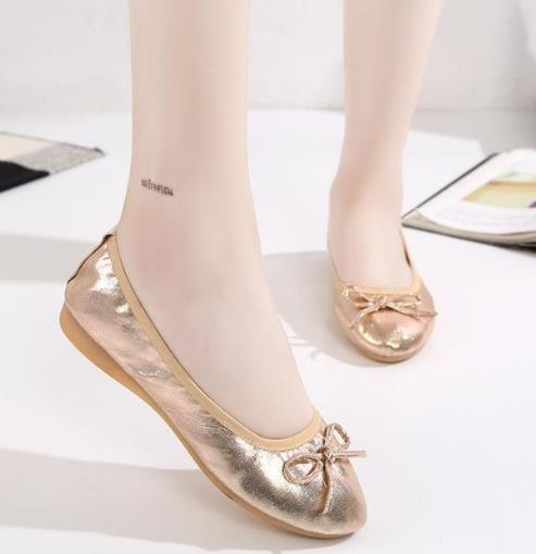 新款蛋卷浅口豆豆瓢鞋怎么搭配裤子：简约时尚百搭