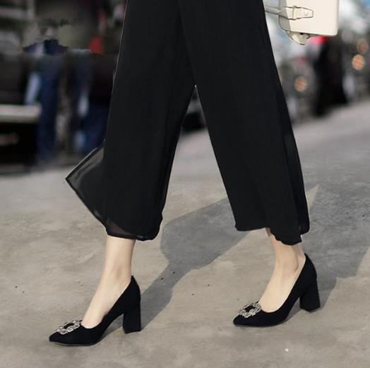 百搭早秋小皮鞋分享:小皮鞋让你美美的过凉秋 百搭早秋小皮鞋分享:小皮鞋让你美美的过凉秋