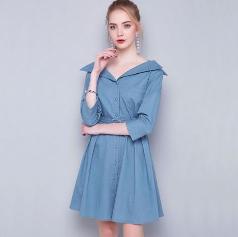 撞色V领条纹针织衫搭配:别有一番秋日风情(图) 撞色V领条纹针织衫搭配:别有一番秋日风情(图)