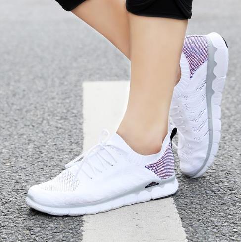 时下最流行的5款隐形增高休闲鞋：打造大长腿（图）