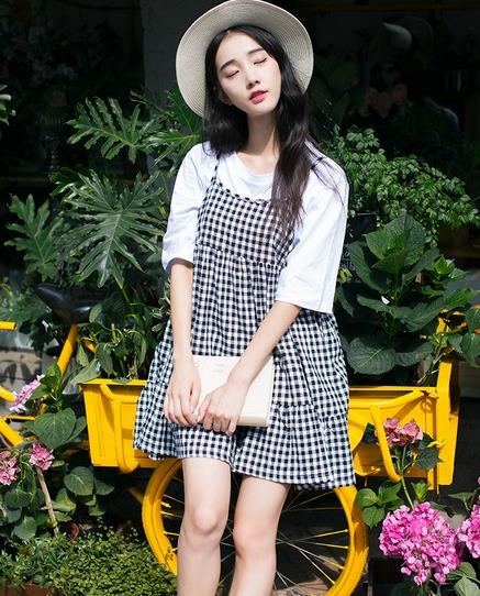 条纹亚麻阔腿裤两件套新体验：让青春再多些质感