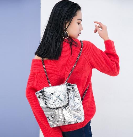 日韩简约卡通背包搭配:乖巧甜美背包推荐(图) 日韩简约卡通背包搭配:乖巧甜美背包推荐(图)