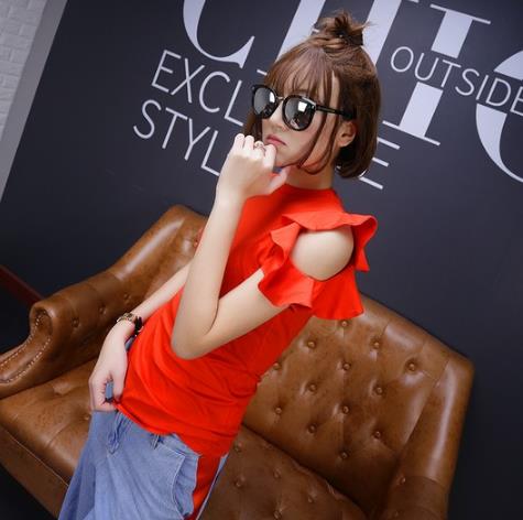 喇叭袖条纹T恤怎么搭配才时髦：5种T恤绎轻雅浪漫