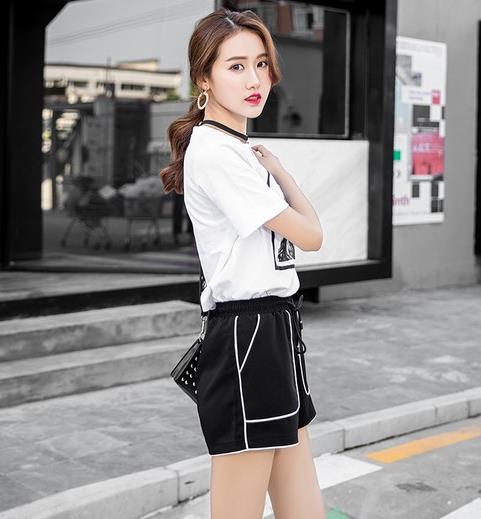 这几款亚麻高腰阔腿裤怎么搭配上衣：凸显大长腿