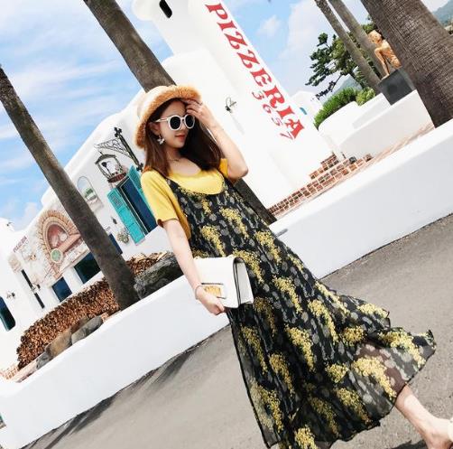 5款碎花吊带长裙裙配上高跟鞋:性感优雅时尚范 5款碎花吊带长裙裙配上高跟鞋:性感优雅时尚范