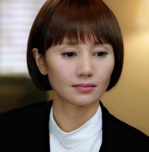 唐晶纯银微笑一字弧度锁骨链:彰显优雅知性气质 唐晶纯银微笑一字弧度锁骨链:彰显优雅知性气质