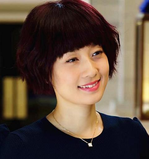 唐晶纯银微笑一字弧度锁骨链:彰显优雅知性气质 唐晶纯银微笑一字弧度锁骨链:彰显优雅知性气质