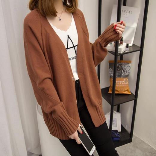 针织开衫怎么搭配：知性优雅的针织开衫分享