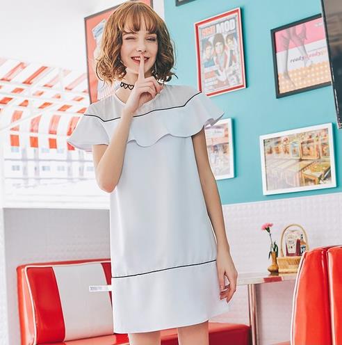 不费力就出彩5款木耳边纯色衬衫搭配:既性感又得体 不费力就出彩5款木耳边纯色衬衫搭配:既性感又得体