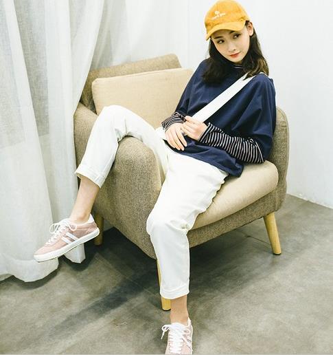 蝙蝠袖条纹拼接T恤怎么搭配外套：凸显青春活泼(图)