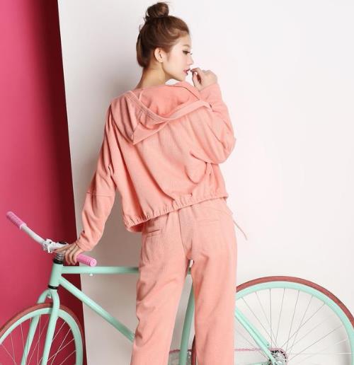 最适合在秋季里抵御寒风的套装：让它来温暖你的秋天