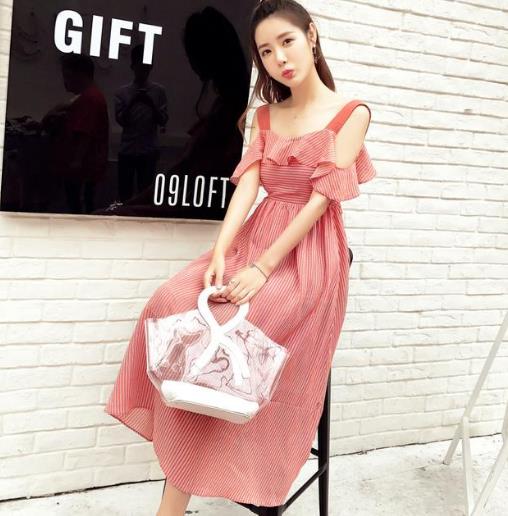 5款镂空蕾丝拼接连衣裙：妩媚，优雅，迷人（图）