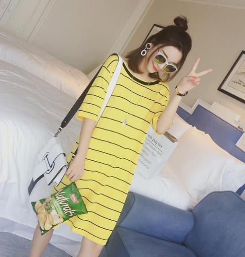 条纹开叉连衣裙怎么搭配：5款彰显青春女人味（图）