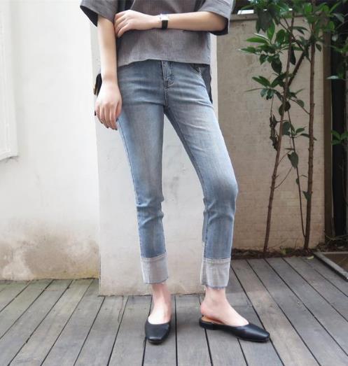 今年流行宽松卷边条纹牛仔裤：超级遮肉还显瘦（图)