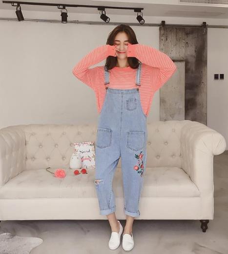 今年流行宽松卷边条纹牛仔裤：超级遮肉还显瘦（图)