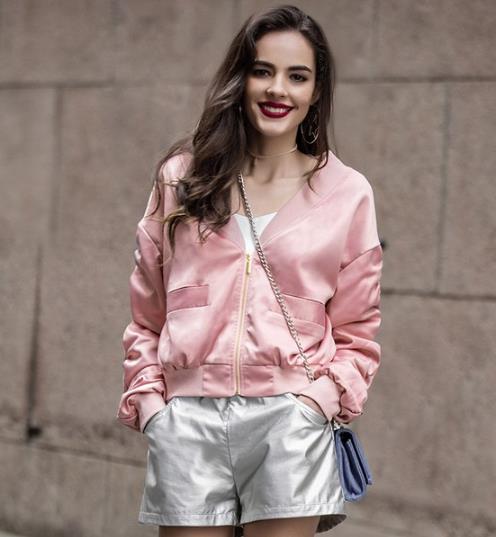 什么裤子搭配系带收腰外套才好看:轻松打造大长腿 什么裤子搭配系带收腰外套才好看:轻松打造大长腿