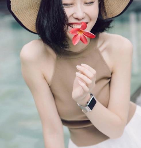 高领宽松毛衣裙怎么搭配外套：5款显瘦毛衣裙搭配