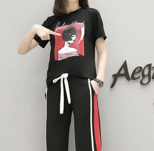 胖MM穿这几款短袖搭配九分裤：修身显瘦（图）