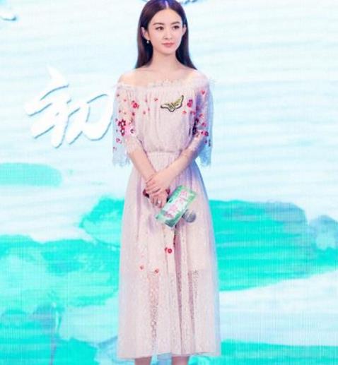 明星都爱穿的一字领露肩蕾丝裙：时尚潮流女神范儿