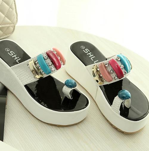 厚底坡跟松糕凉鞋拯救矮个子：显高又不失优雅（图)