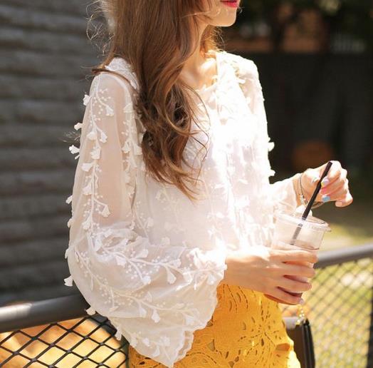 蕾丝长袖怎么搭配短裤：这样穿立马好身材（图）