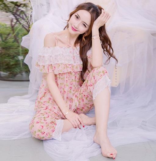 一字领吊带休闲纯棉睡衣:性感又不失小可爱(图) 一字领吊带休闲纯棉睡衣:性感又不失小可爱(图)