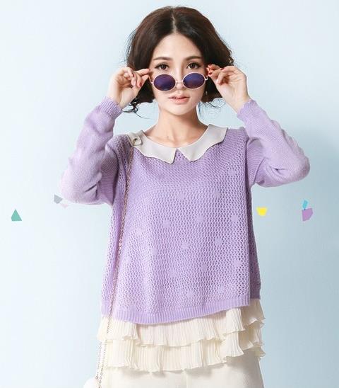 紧身裤搭配宽松圆领套头针织衫：青春活力学院派