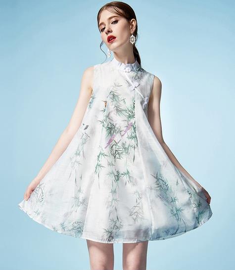 娃娃领欧根纱连衣裙搭配:5款连衣裙凸显甜美风(图) 娃娃领欧根纱连衣裙搭配:5款连衣裙凸显甜美风(图)