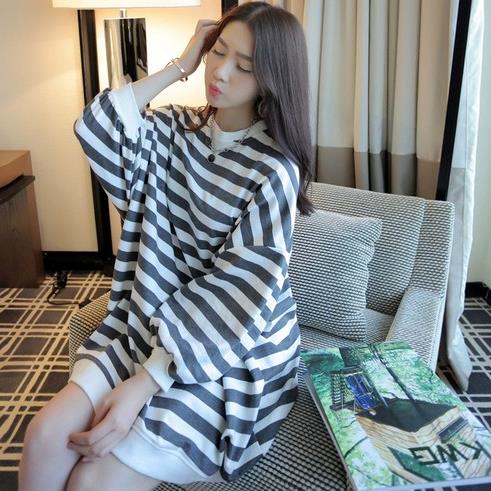 蝙蝠袖卫衣如何搭配：减龄显瘦蝙蝠袖卫衣分享