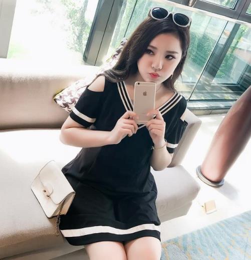 5款夏季新款短袖露肩边连衣裙搭配：展现迷人气息