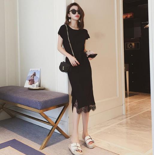 条纹露背系带雪纺连衣裙:时尚连衣裙彰显端庄知性 条纹露背系带雪纺连衣裙:时尚连衣裙彰显端庄知性