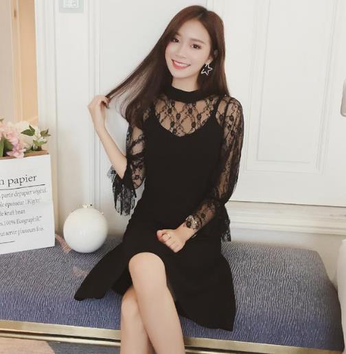 条纹露背系带雪纺连衣裙:时尚连衣裙彰显端庄知性 条纹露背系带雪纺连衣裙:时尚连衣裙彰显端庄知性