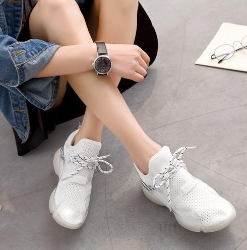 小个子的福利:透气网面休闲内增高运动鞋搭配(图) 小个子的福利:透气网面休闲内增高运动鞋搭配(图)