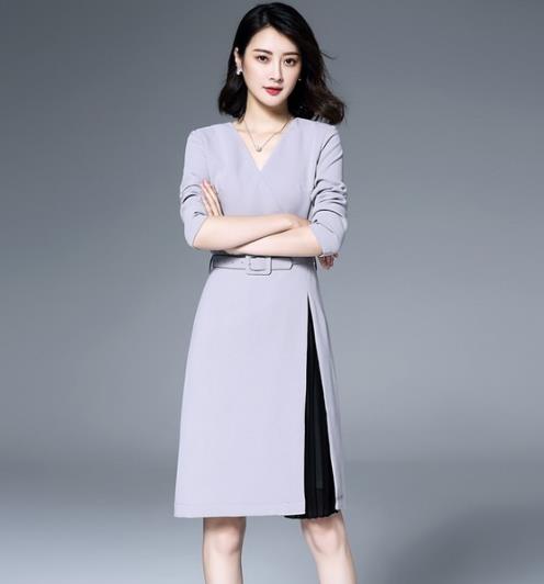 印花棉麻七分袖连衣裙搭配：展现优雅女神范（图）