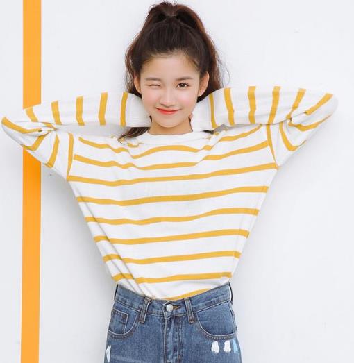 几款时尚亮眼的条纹针织衫:让你气质又有型(图) 几款时尚亮眼的条纹针织衫:让你气质又有型(图)