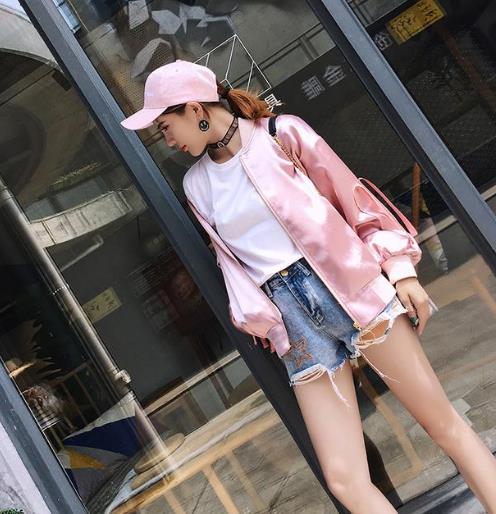 5款遮肉又显瘦长袖牛仔衬衫搭配:时尚衬衫推荐(图) 5款遮肉又显瘦长袖牛仔衬衫搭配:时尚衬衫推荐(图)