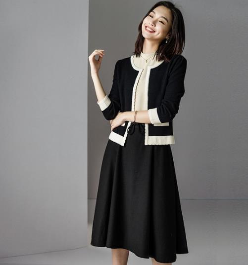 撞色圆领针织衫怎么搭配裙装：5款彰显都市丽人风采