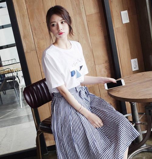 6款时尚镂空刺绣牛仔衬衫：帅气性感又百搭（图）