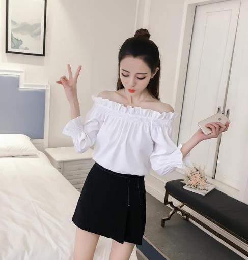 高腰裤搭配一字领露肩喇叭袖雪纺衫：优雅迷人（图）