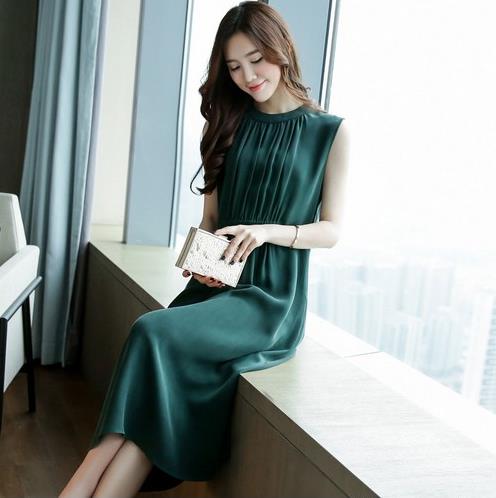 不对称拼接连衣裙怎么搭配：知性优雅女人味（图）