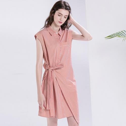 不对称拼接连衣裙怎么搭配：知性优雅女人味（图）